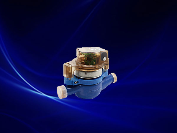 推广普及使用智能IC卡水表，解决自来水收费难和节约用水的问题